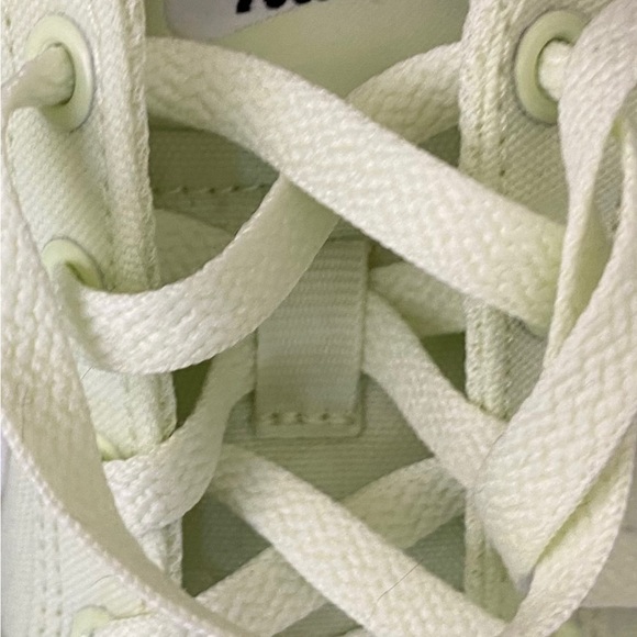 Nike Court Legacy Mule Women’s Size 7.5 Green Canvas Slip On DB3970-301 Sneaker - Picture 7 of 10